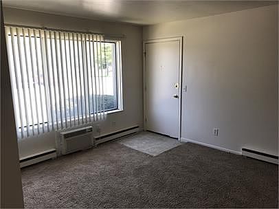 3rd image of 1830 Squire Dr APT 4