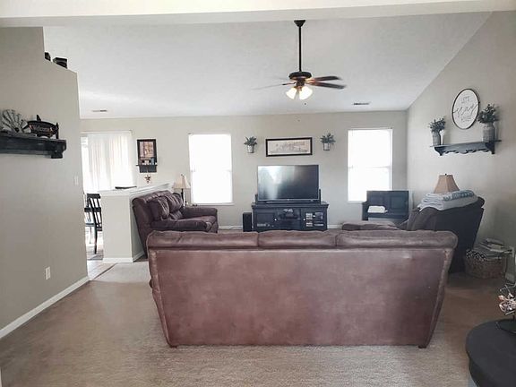 5th image of 336 Hollyhock Ct