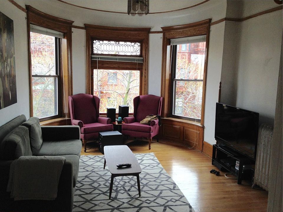 1st image of 421 W Belden Ave #4-1