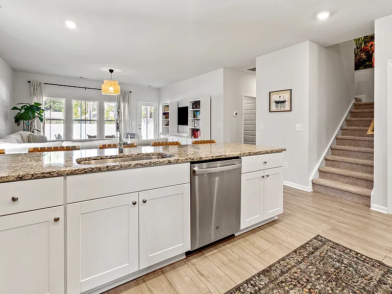 9060 Island Shore Ave — Photo 3