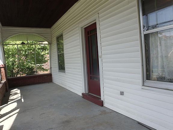 4th image of 520 Phillips St