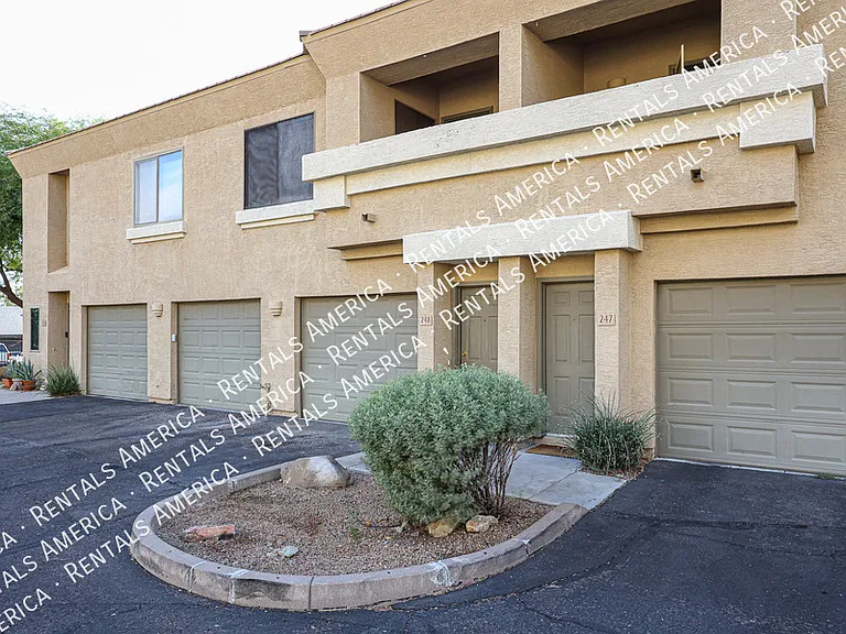 1716 W Cortez St #248 — Photo 2
