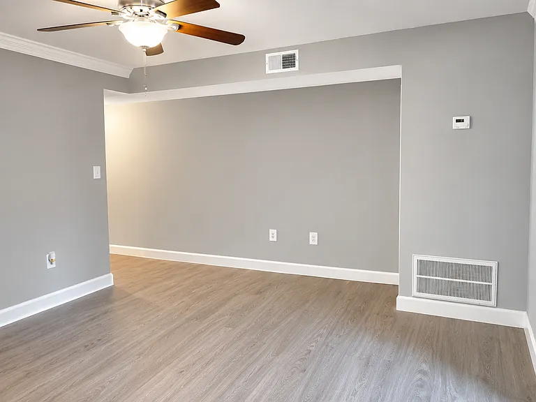 19 Towne Square Dr — Photo 4
