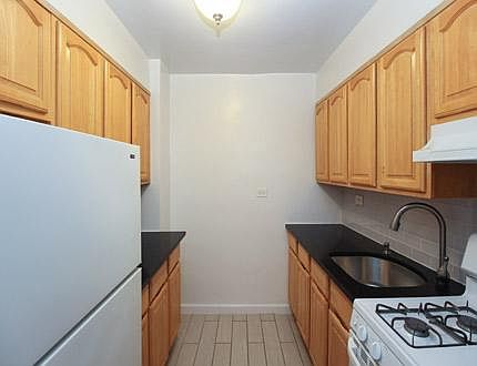 4th image of 14033 34th Ave APT 3A