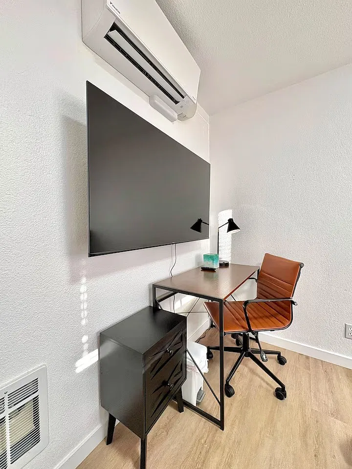 1 bed, 3895 sqft, $1,500 — Photo 3