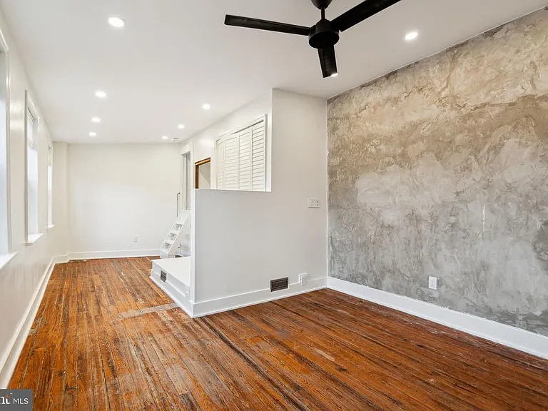 136 Carpenter St #C — Photo 22