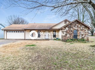 3902 Clover Hill Dr, Memphis, TN 38135