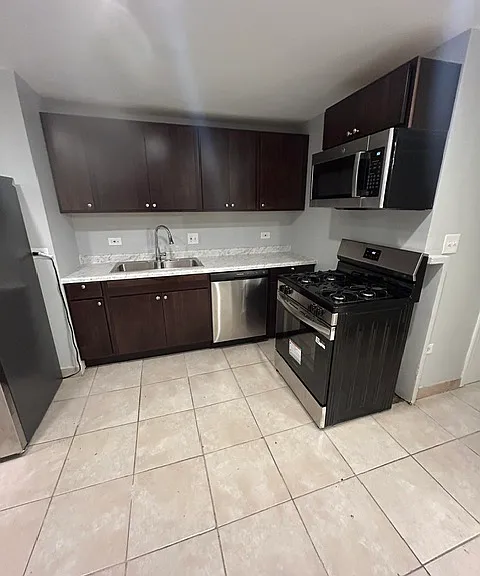 2304 S Ridgeway Ave — Photo 1