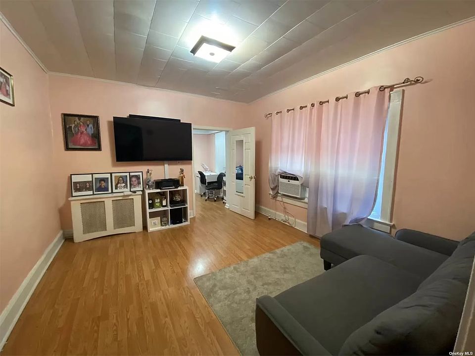 2nd image of 14609 Holly Ave