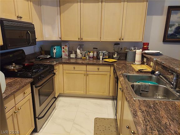 4th image of 7628 Rolling View Dr Unit 202