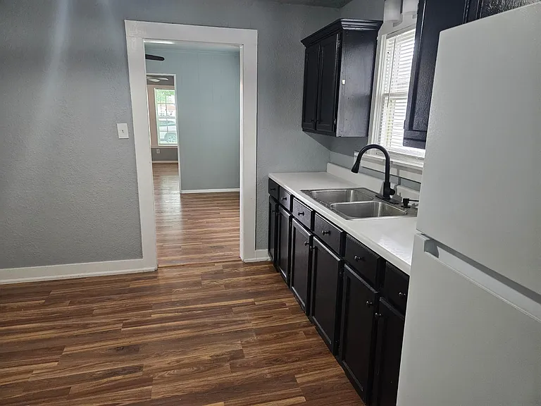 209 NW Arlington Ave — Photo 6