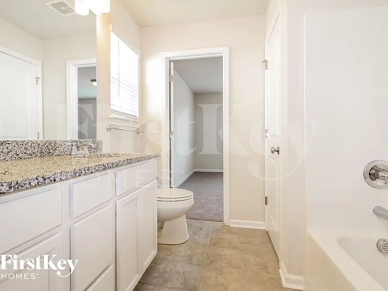 304 Ashborne Ln — Photo 13