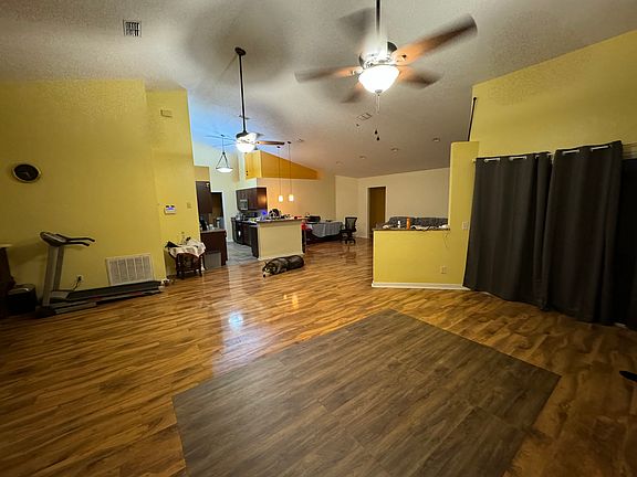 3rd image of 338 Lytton Cir #2