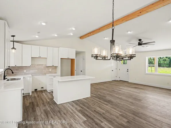 3847 Minix Dr, Stockbridge, MI 49285