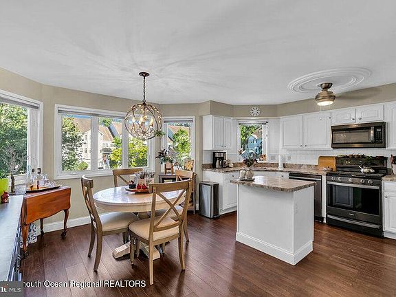 3rd image of 206 Muskflower Ct #2006
