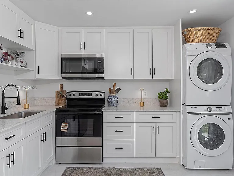 1473 NE 30th Ct — Photo 13