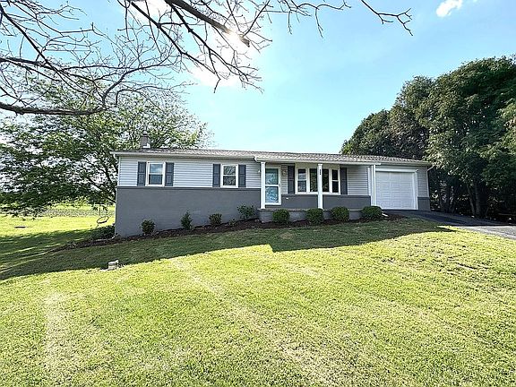 3rd image of 140 Mountain View Rd