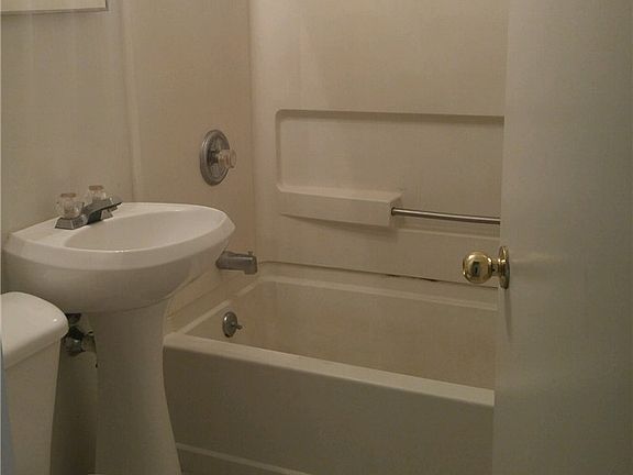 4th image of 2600 James St #22