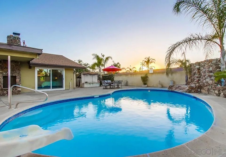 1st image of 1222 Hacienda Dr