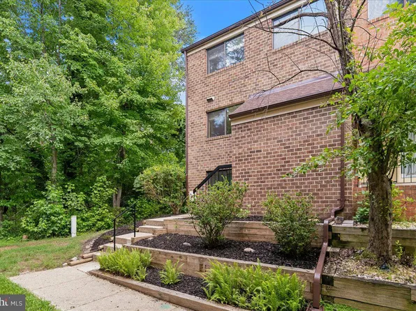 8946 Skyrock Ct, Columbia, MD 21046