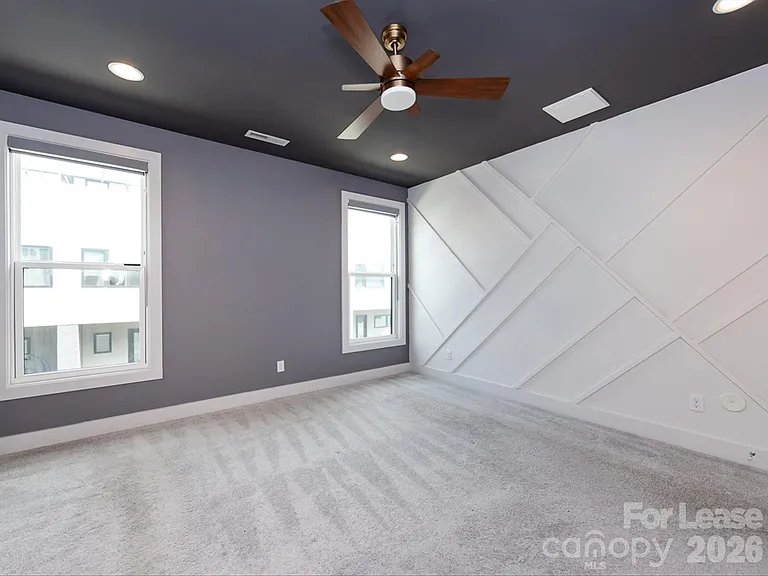 1207 E 36th St #3 — Photo 23