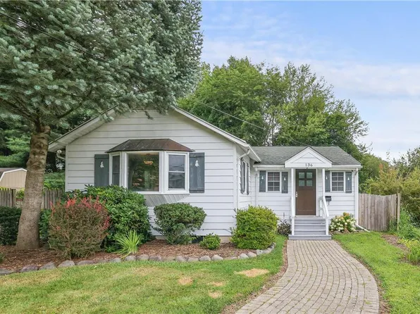 136 Stokes Ave, Stroudsburg, PA 18360