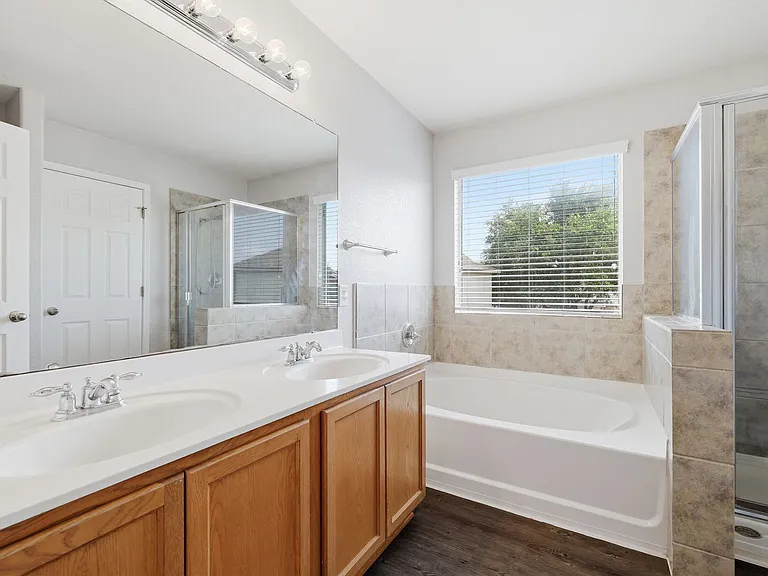 11102 Dewberry Fld — Photo 16