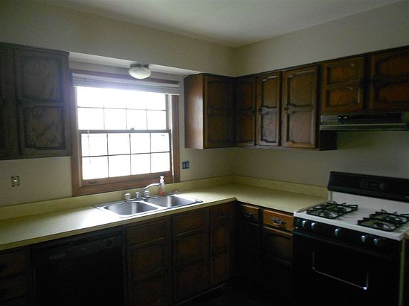 3rd image of 1156 Veachs Ct