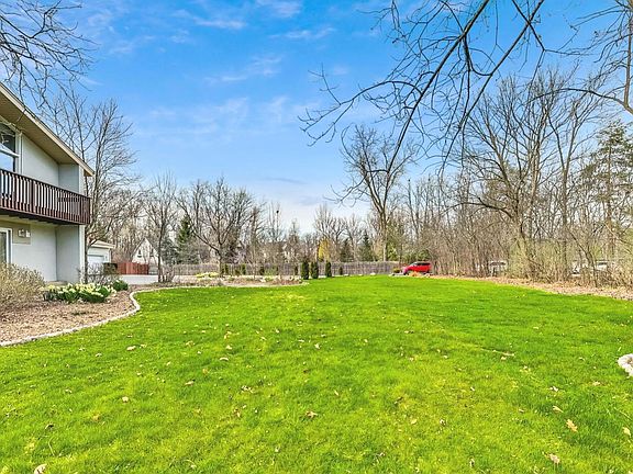 2nd image of 1322 Knollwood Way