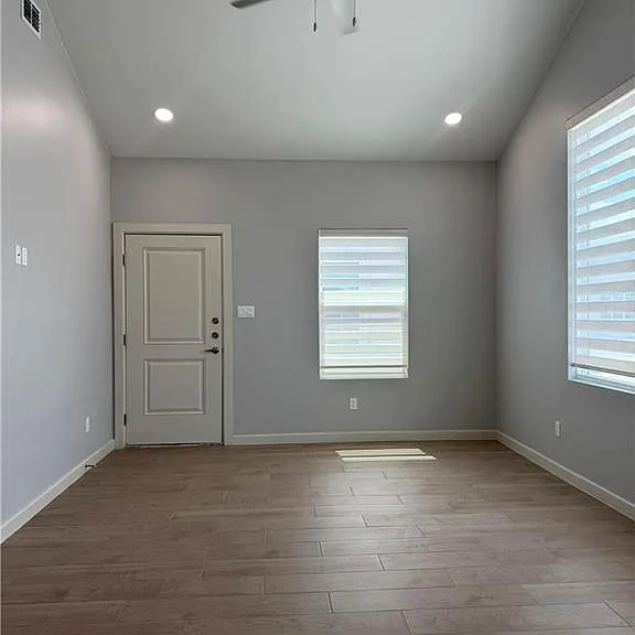 3500 Valencia #1 — Photo 3