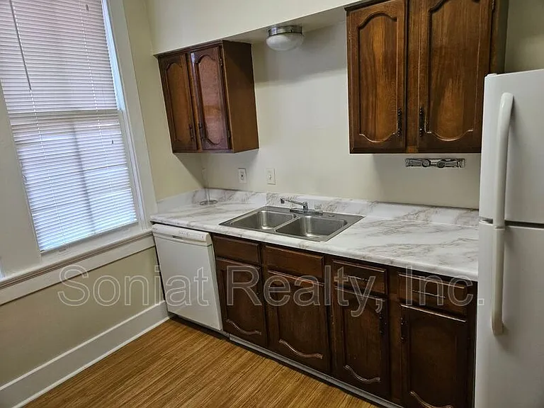 110 S Pierce St #C — Photo 8
