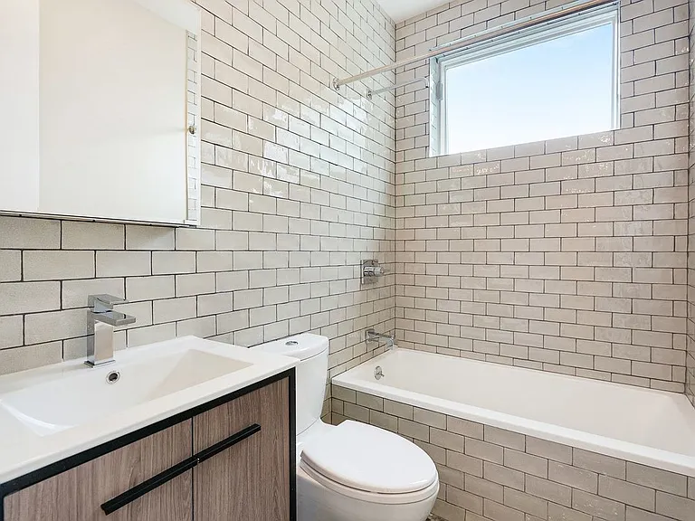 316 Evergreen Ave #4FF — Photo 5