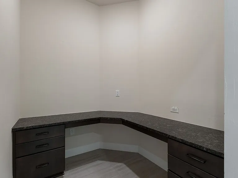 712 Sigsbee Loop — Photo 16