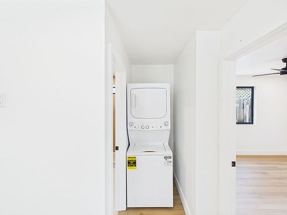 4th image of 3414 31st St APT 1