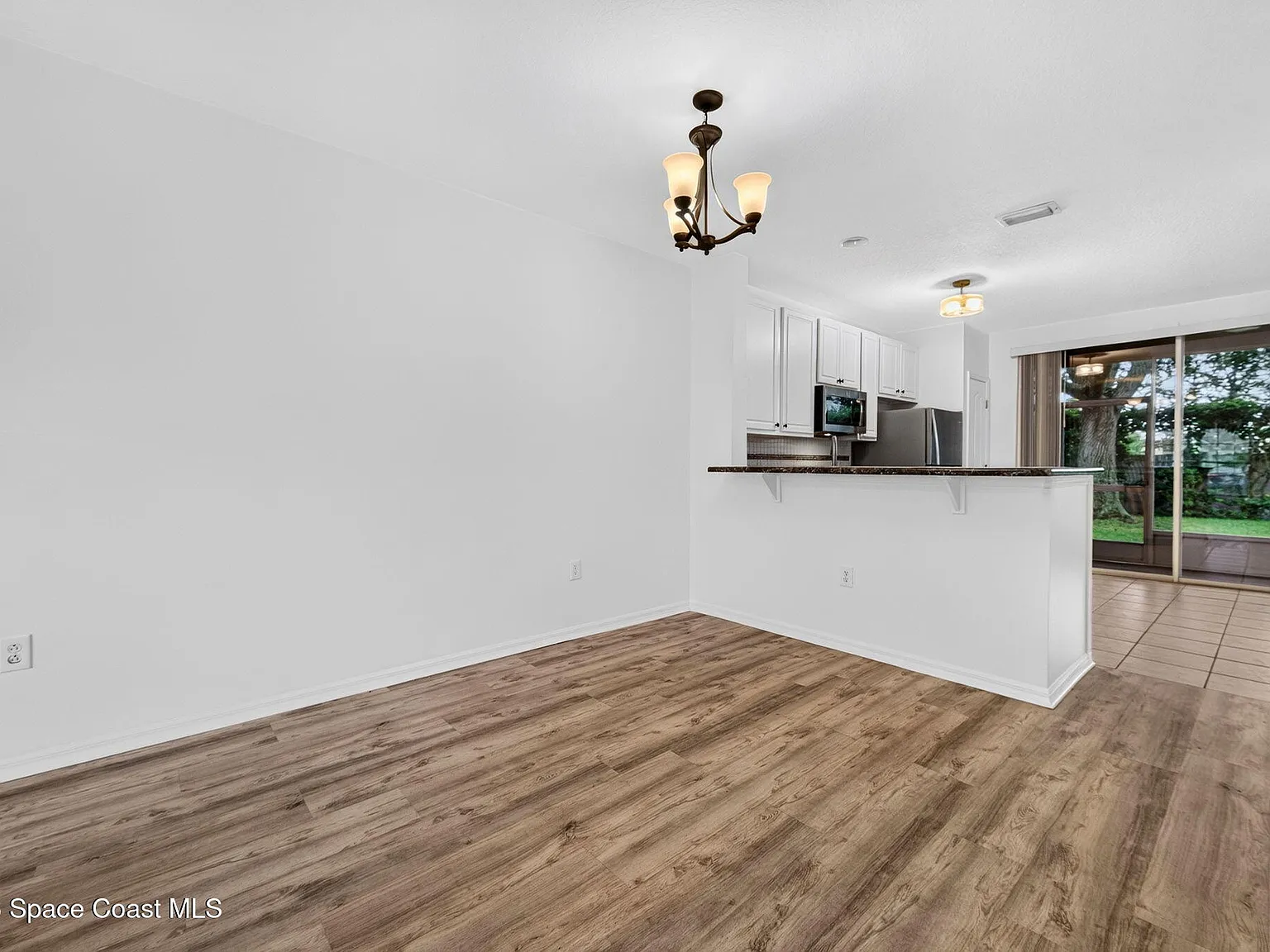 2 bed, 2.5 bath, 1110 sqft, $1,800 — Photo 4