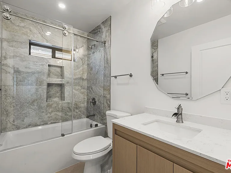 822 N Orange Grove Ave #822.5 — Photo 16