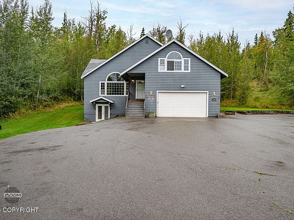 2nd image of 1100 N Golden Hills Dr