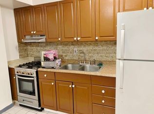 34-36 10th St #1B, Astoria, NY 11106