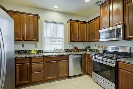 Talmont Cir — Photo 5