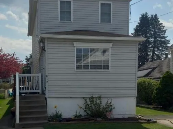 812 Goodman St, Throop, PA 18512