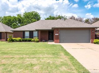 19415 E 46th St S, Broken Arrow, OK 74014