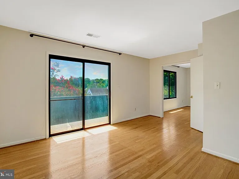 203 W Glendale Ave — Photo 60