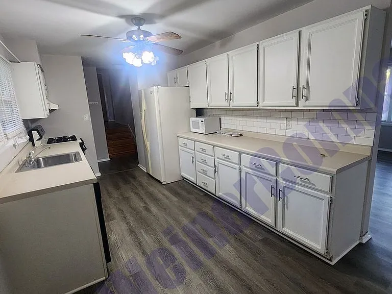 8 Shuman Cir — Photo 2