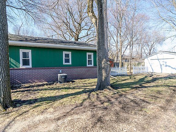 5th image of 705 W William St