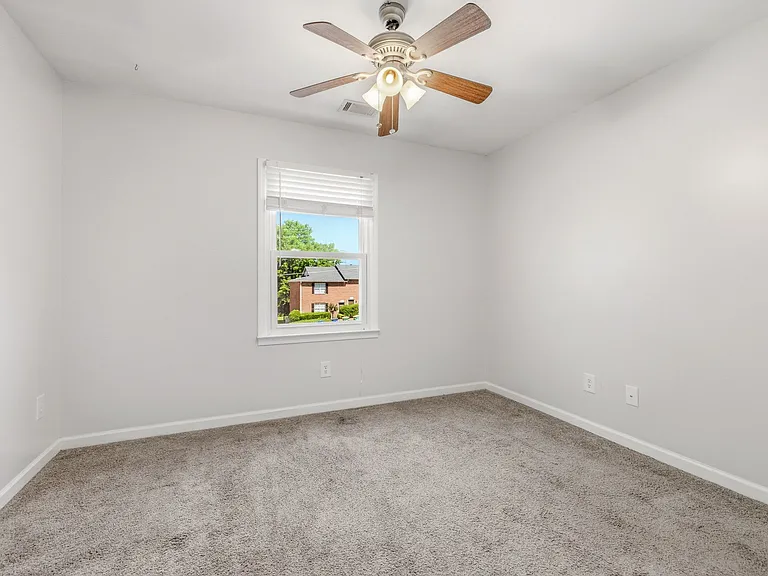 205 Pineview Dr #A — Photo 15
