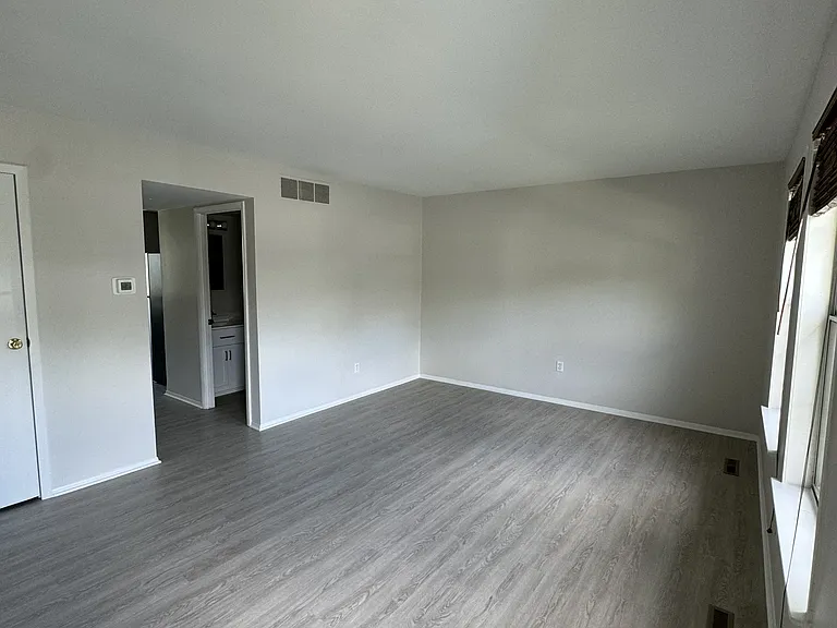 1479 Harford Square Dr — Photo 7