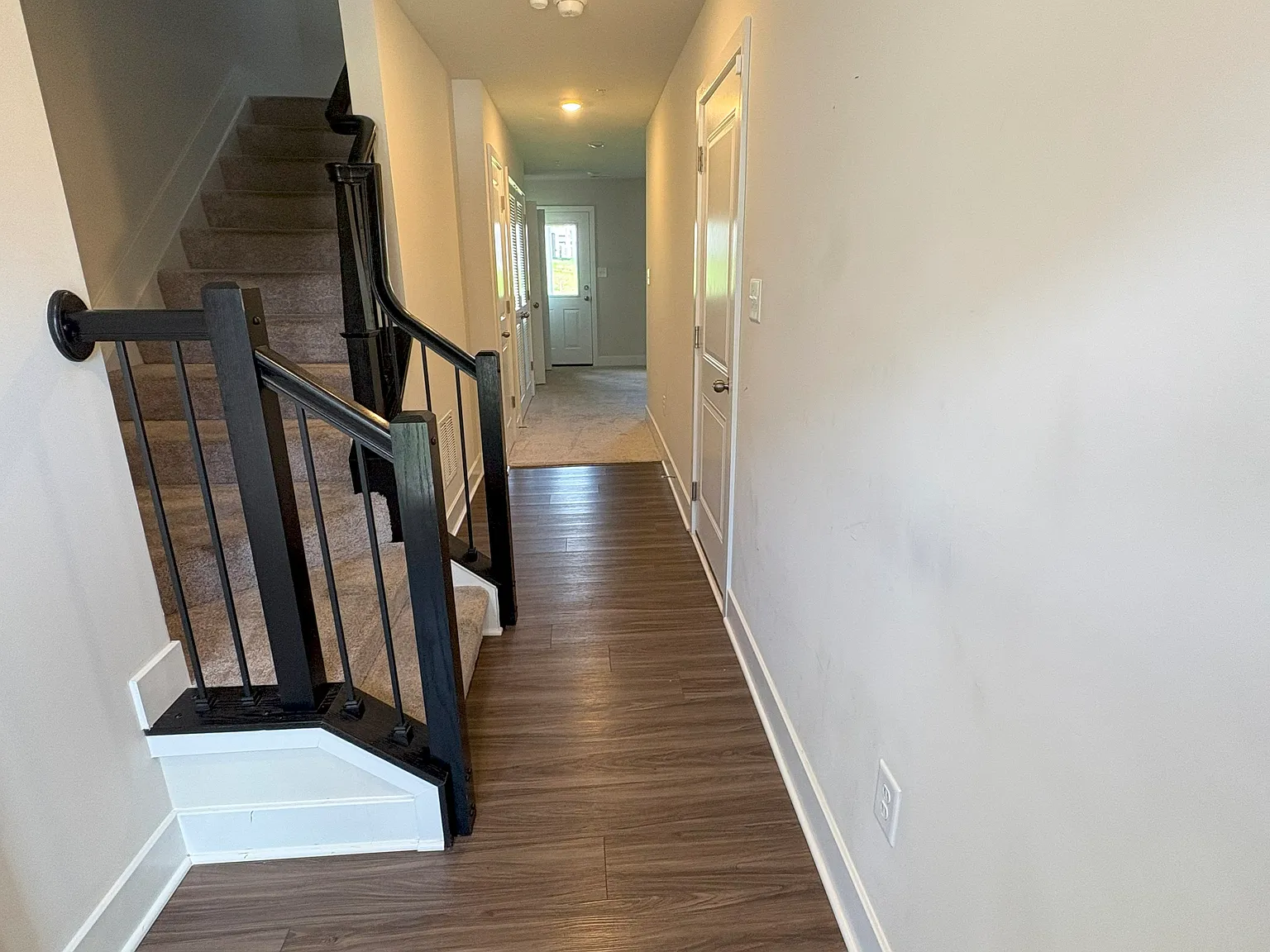 3 bed, 1800 sqft, $2,895 — Photo 3