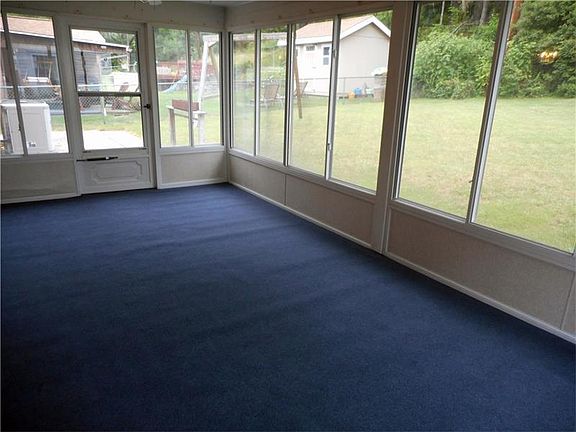 2nd image of 218 Sunny Dr