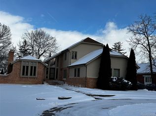 24609 Delwood St, Harrison Township, MI 48045