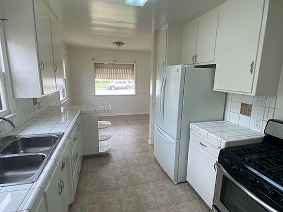 2nd image of 2617 Apple Ave